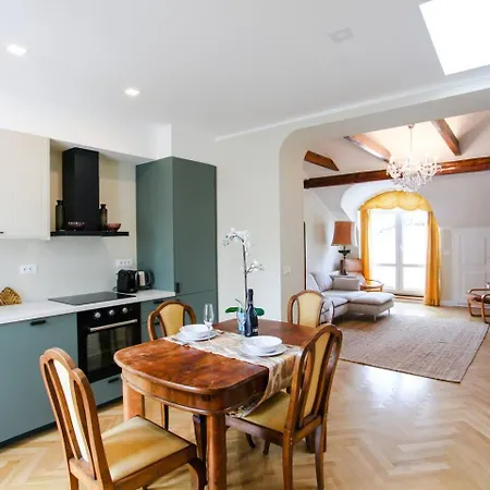 Lejlighed Charles Bridge Unique Maisonette Prag