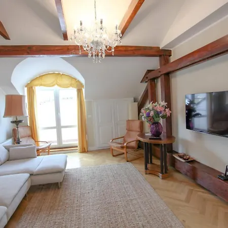 Charles Bridge Unique Maisonette *