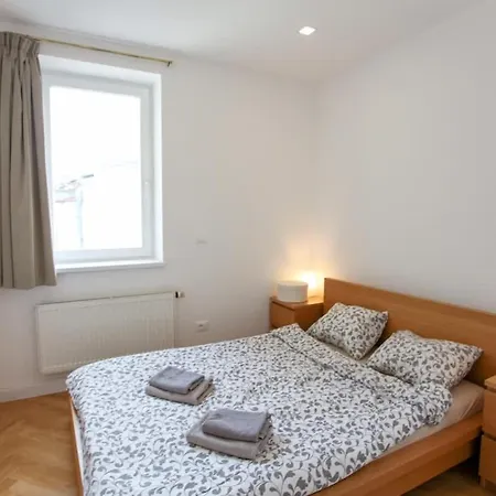 Charles Bridge Unique Maisonette Prag