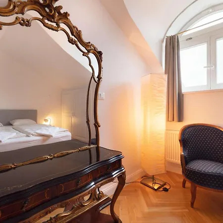 Charles Bridge Unique Maisonette Διαμέρισμα Πράγα